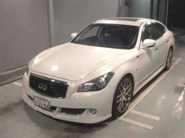 NISSAN FUGA