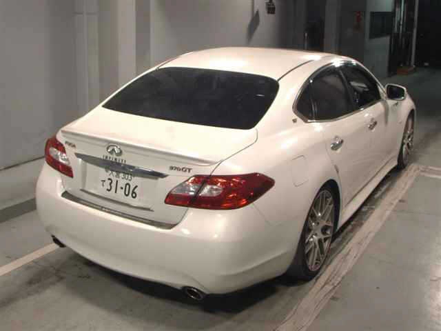 NISSAN FUGA