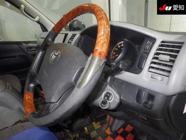 TOYOTA REGIUS ACE