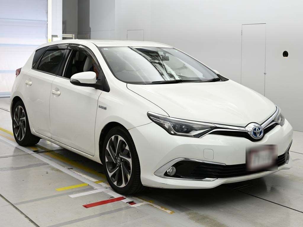TOYOTA AURIS