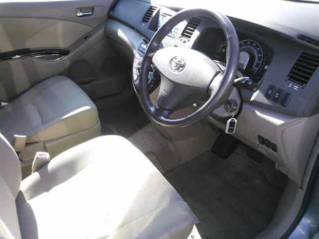TOYOTA ISIS