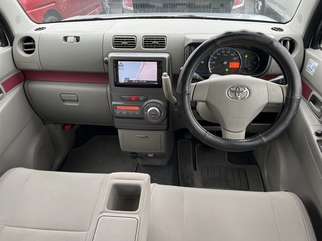 TOYOTA PIXIS SPACE