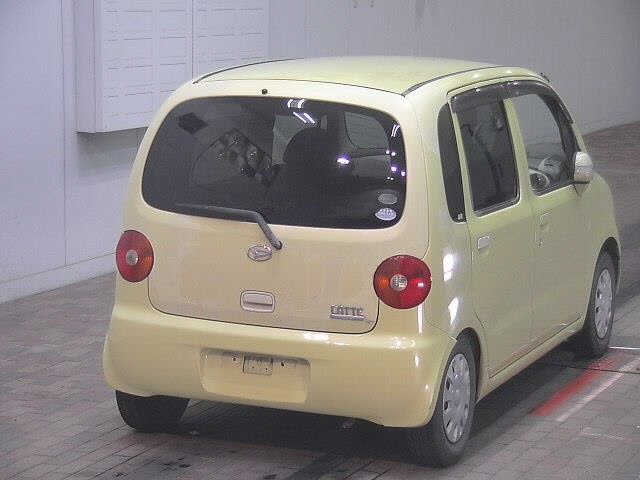 DAIHATSU MOVE LATTE