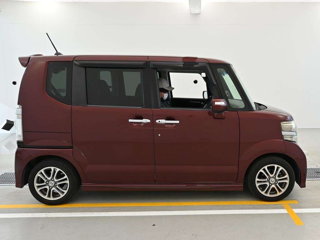 HONDA N-BOX+
