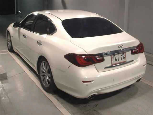 NISSAN FUGA
