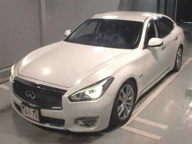 NISSAN FUGA