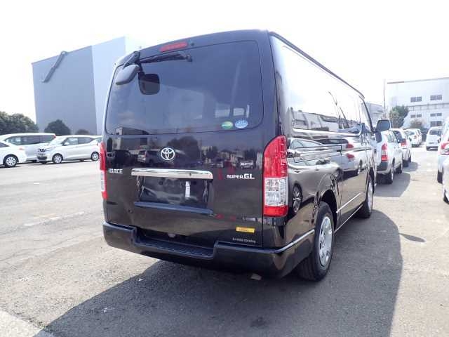 TOYOTA REGIUS ACE
