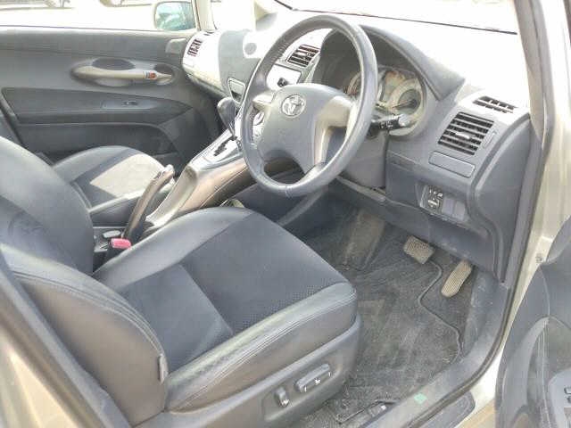 TOYOTA BLADE