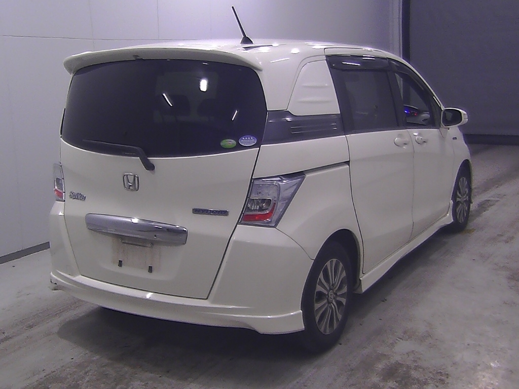 HONDA FREED SPIKE