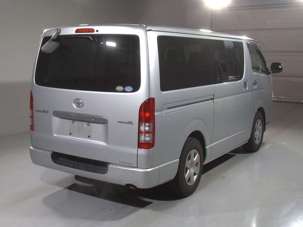 TOYOTA REGIUS ACE