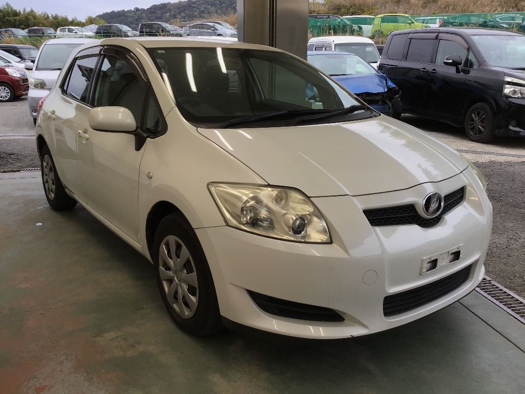 TOYOTA AURIS
