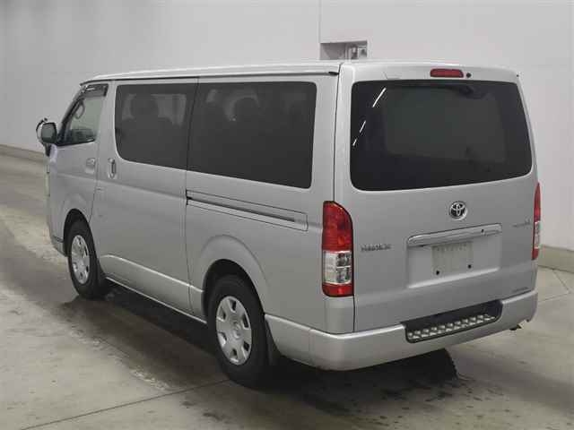 TOYOTA REGIUS ACE