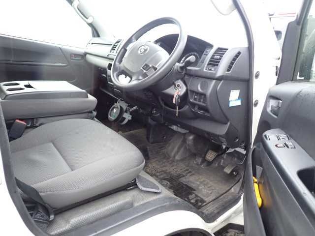 TOYOTA REGIUS ACE