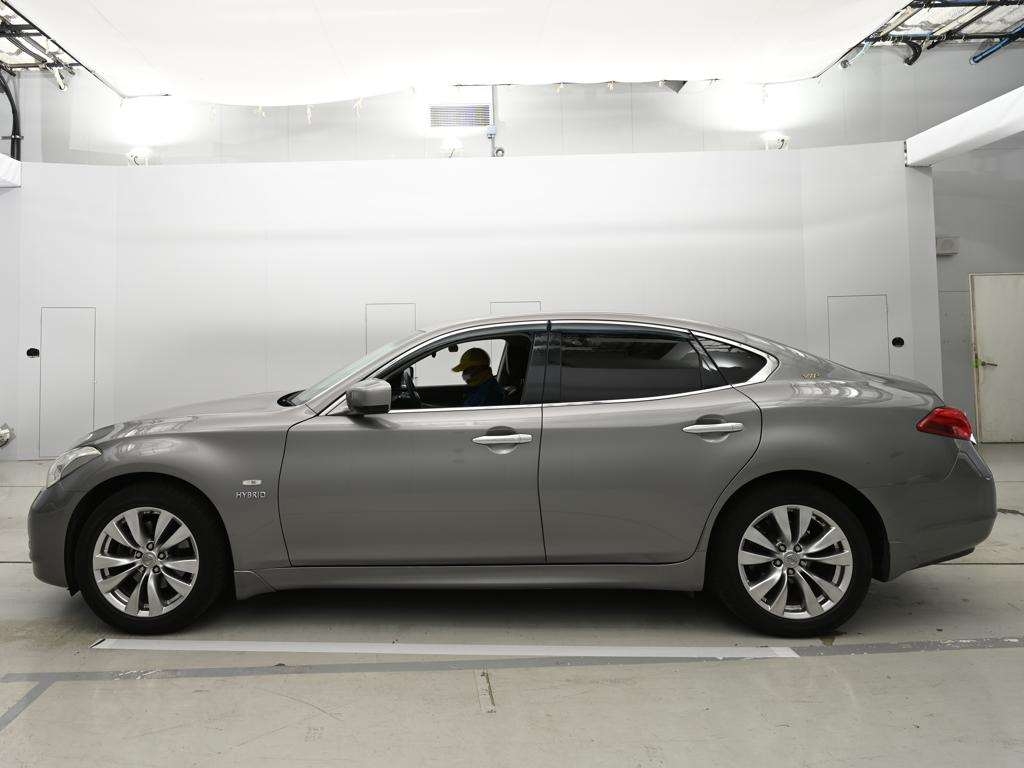 NISSAN FUGA