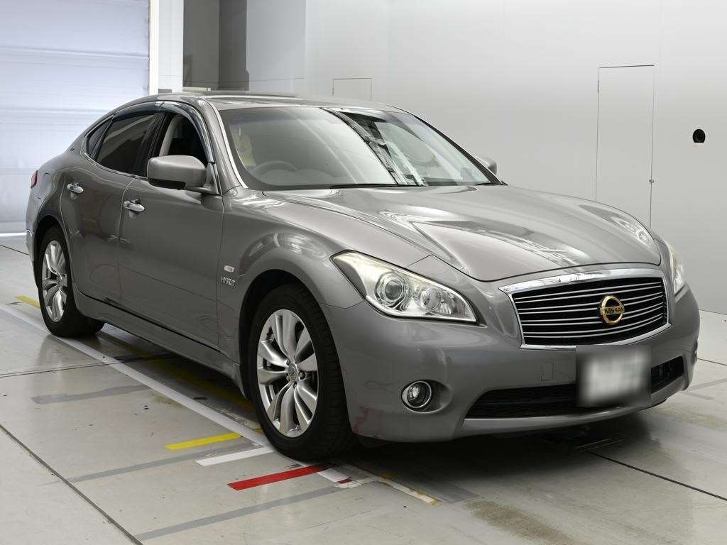 NISSAN FUGA