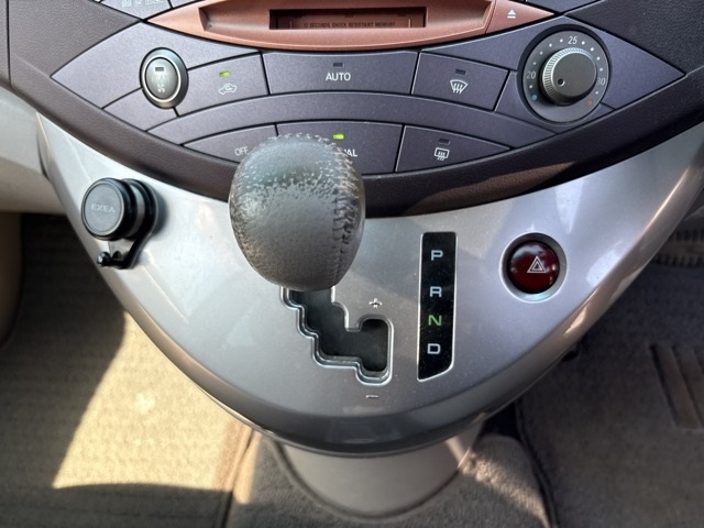 MITSUBISHI GRANDIS