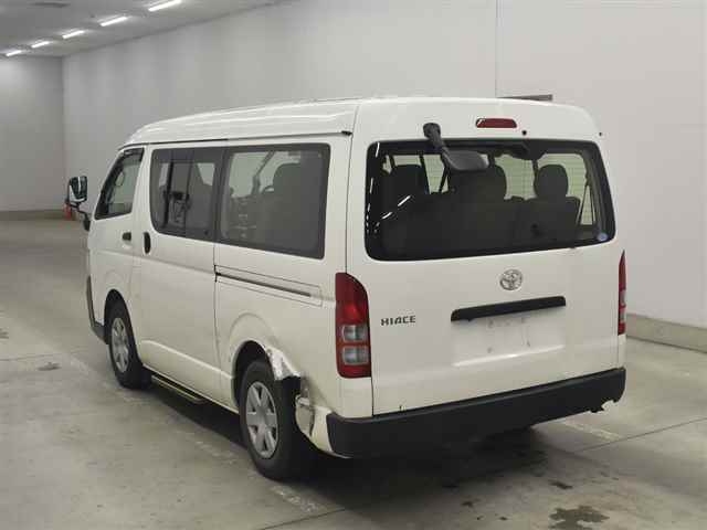 TOYOTA HIACE