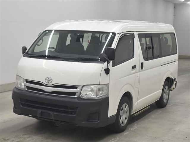 TOYOTA HIACE