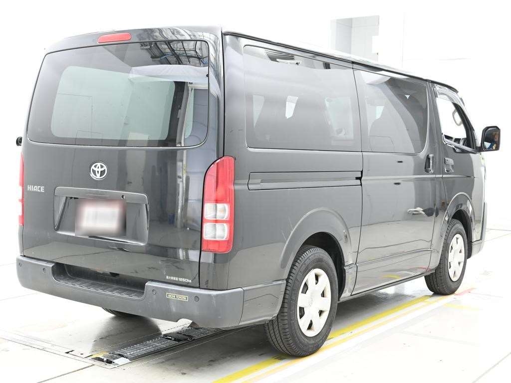 TOYOTA REGIUS ACE
