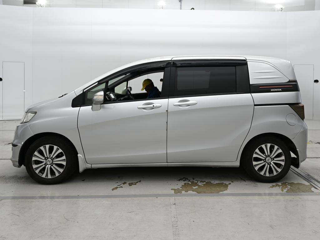 HONDA FREED SPIKE