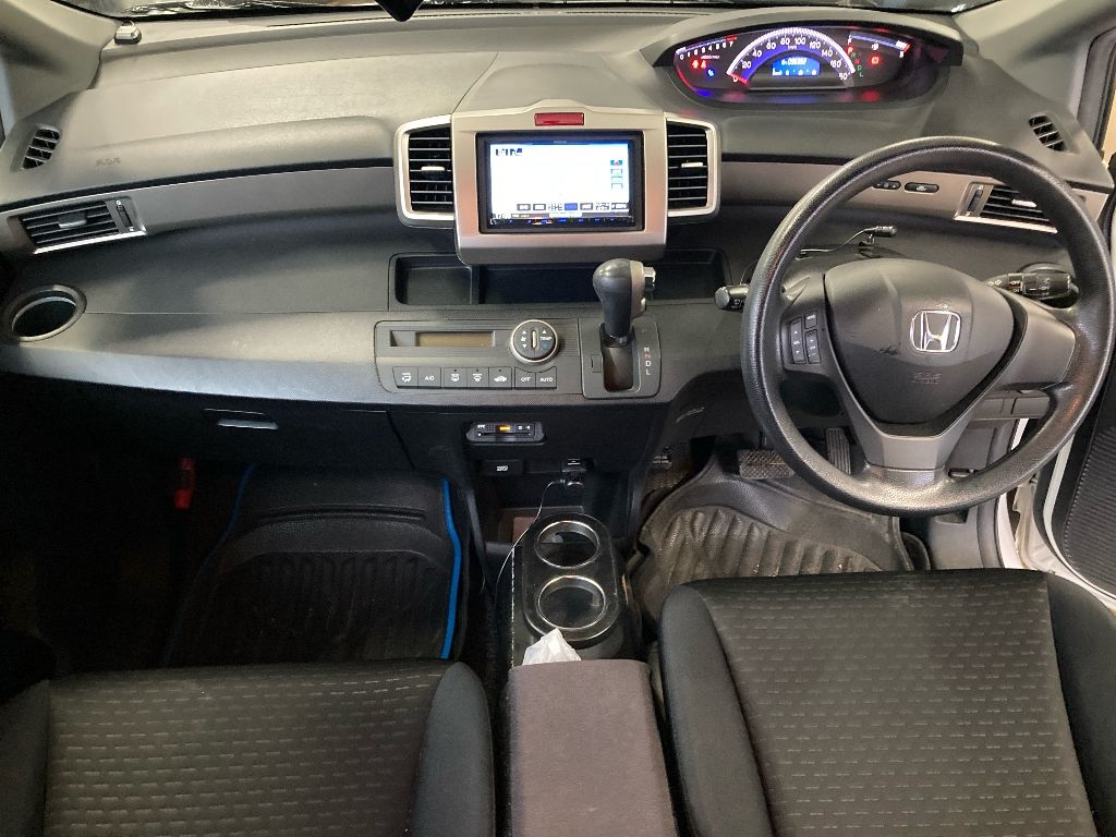 HONDA FREED SPIKE
