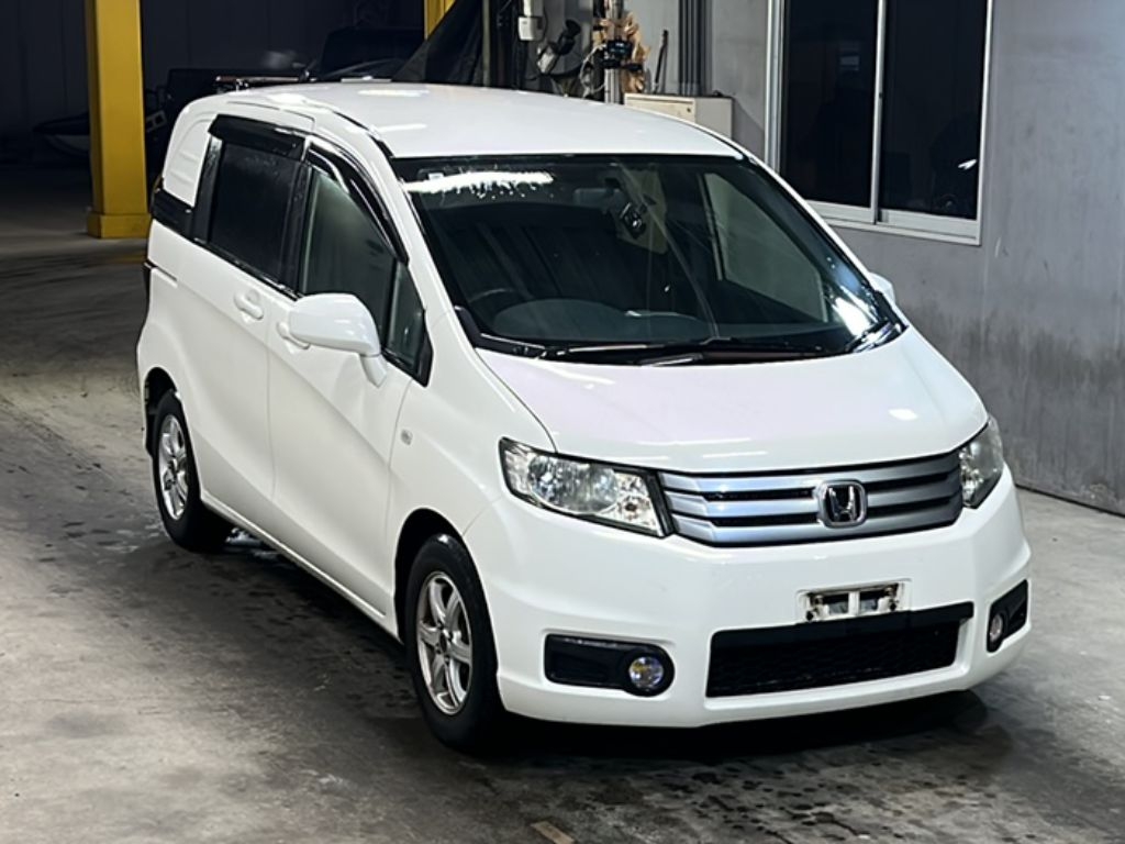 HONDA FREED SPIKE