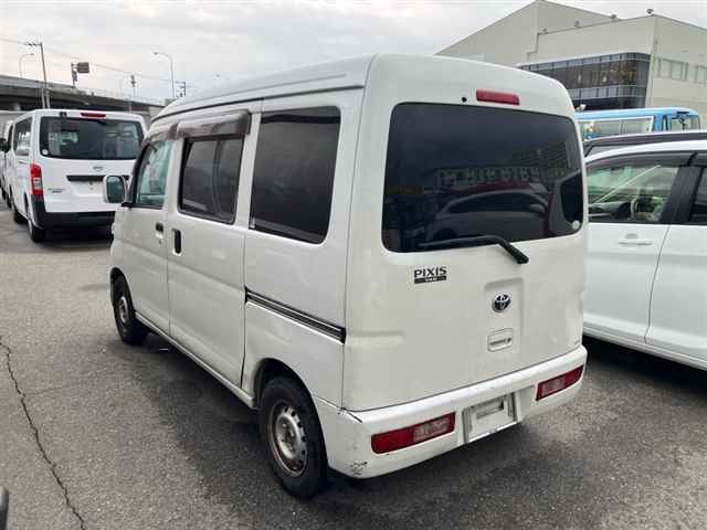 TOYOTA PIXIS VAN