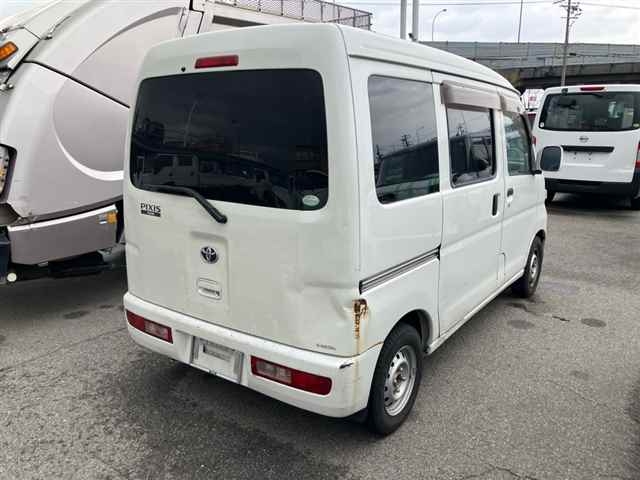 TOYOTA PIXIS VAN