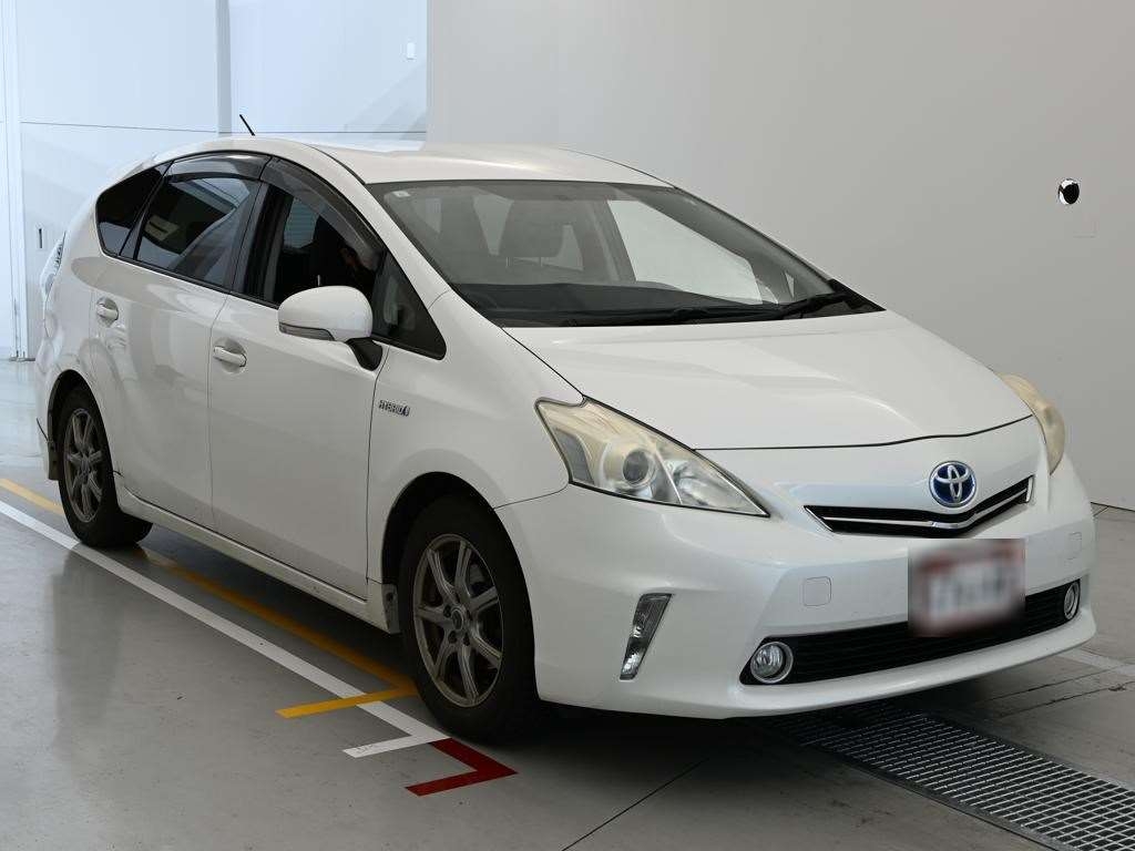 TOYOTA PRIUS ALPHA