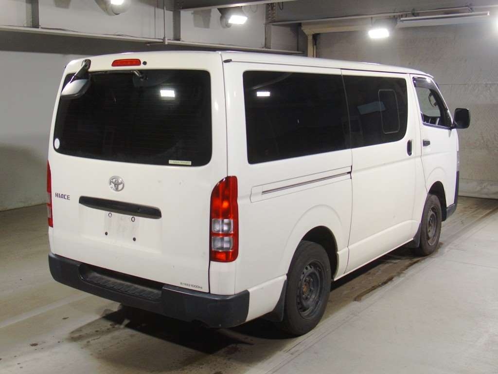 TOYOTA REGIUS ACE