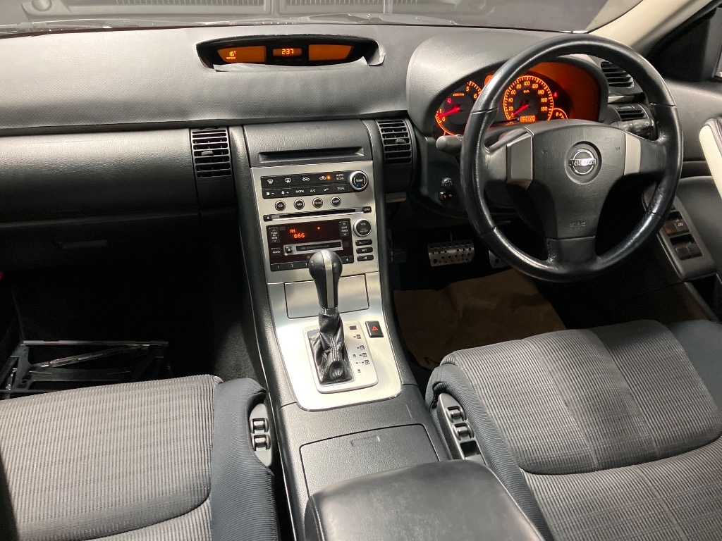 NISSAN SKYLINE