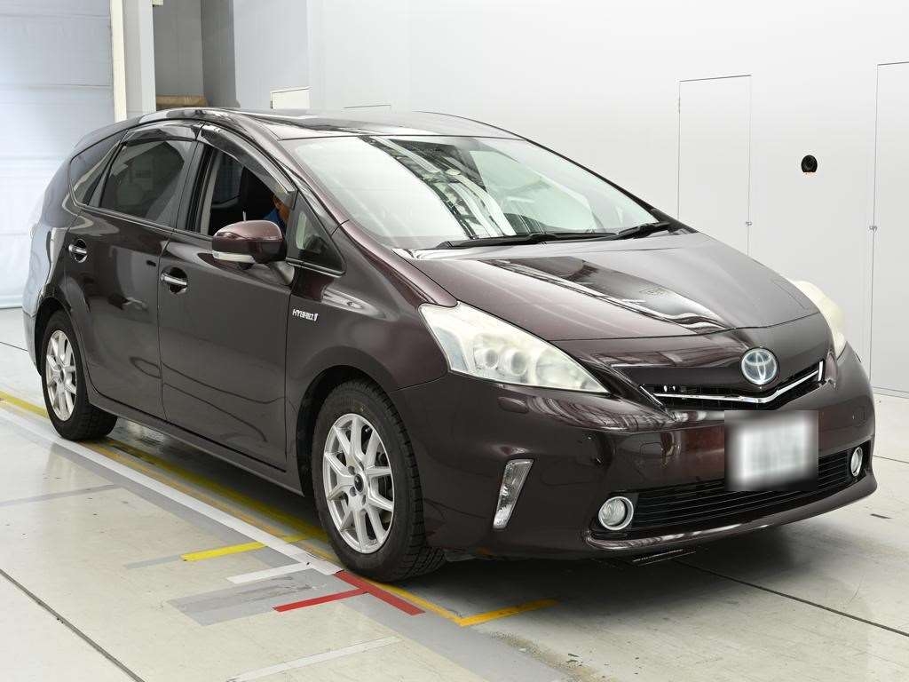 TOYOTA PRIUS ALPHA
