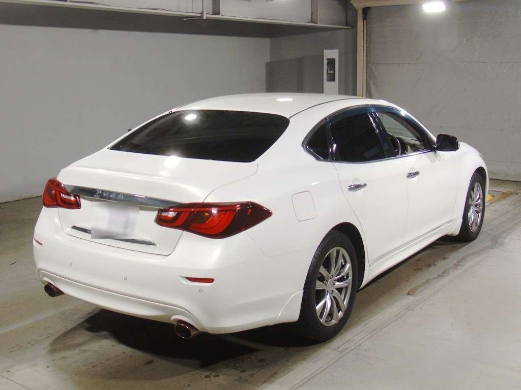 NISSAN FUGA