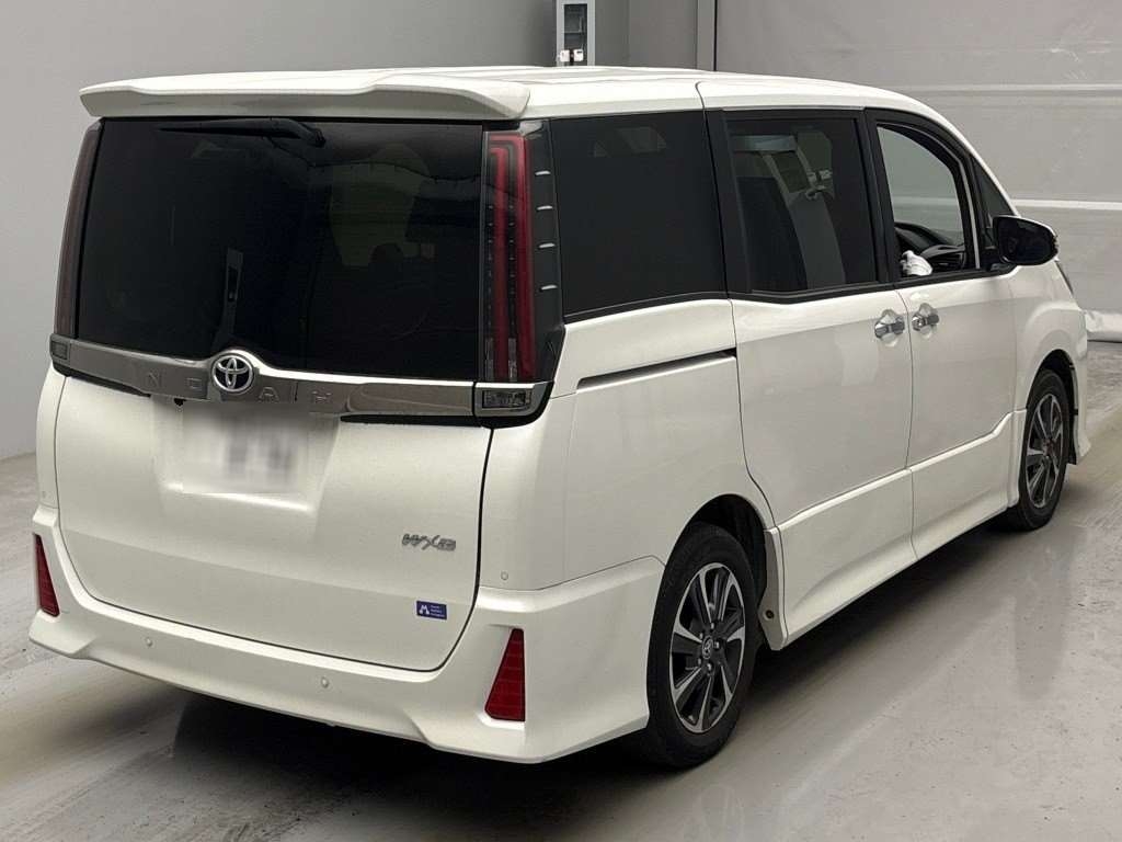 TOYOTA NOAH