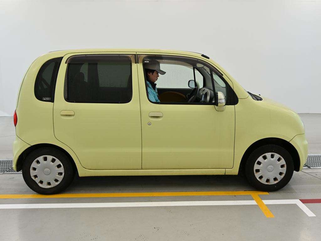 DAIHATSU MOVE LATTE