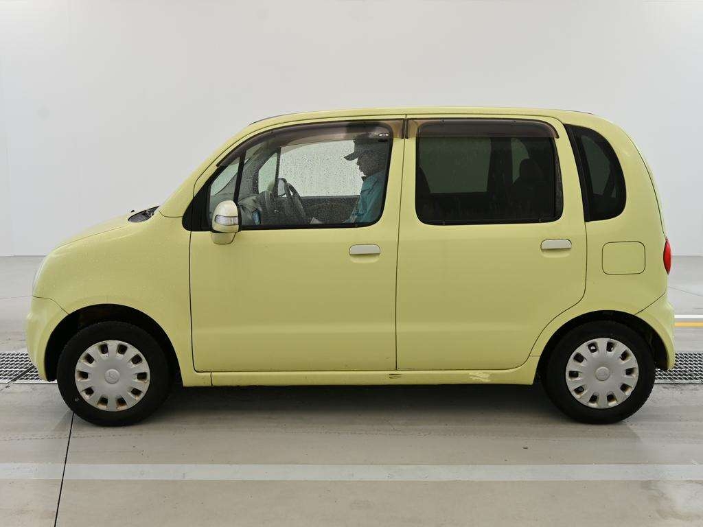 DAIHATSU MOVE LATTE