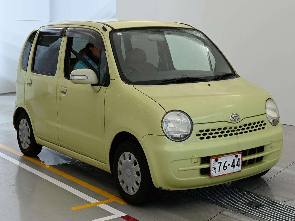DAIHATSU MOVE LATTE