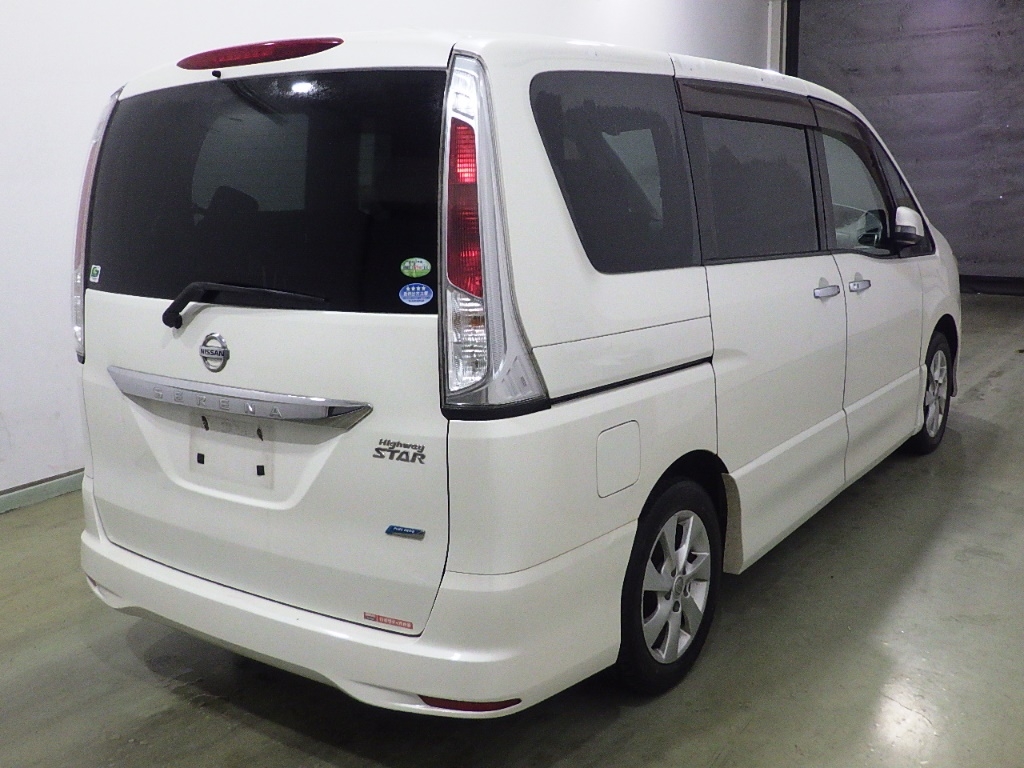 NISSAN SERENA
