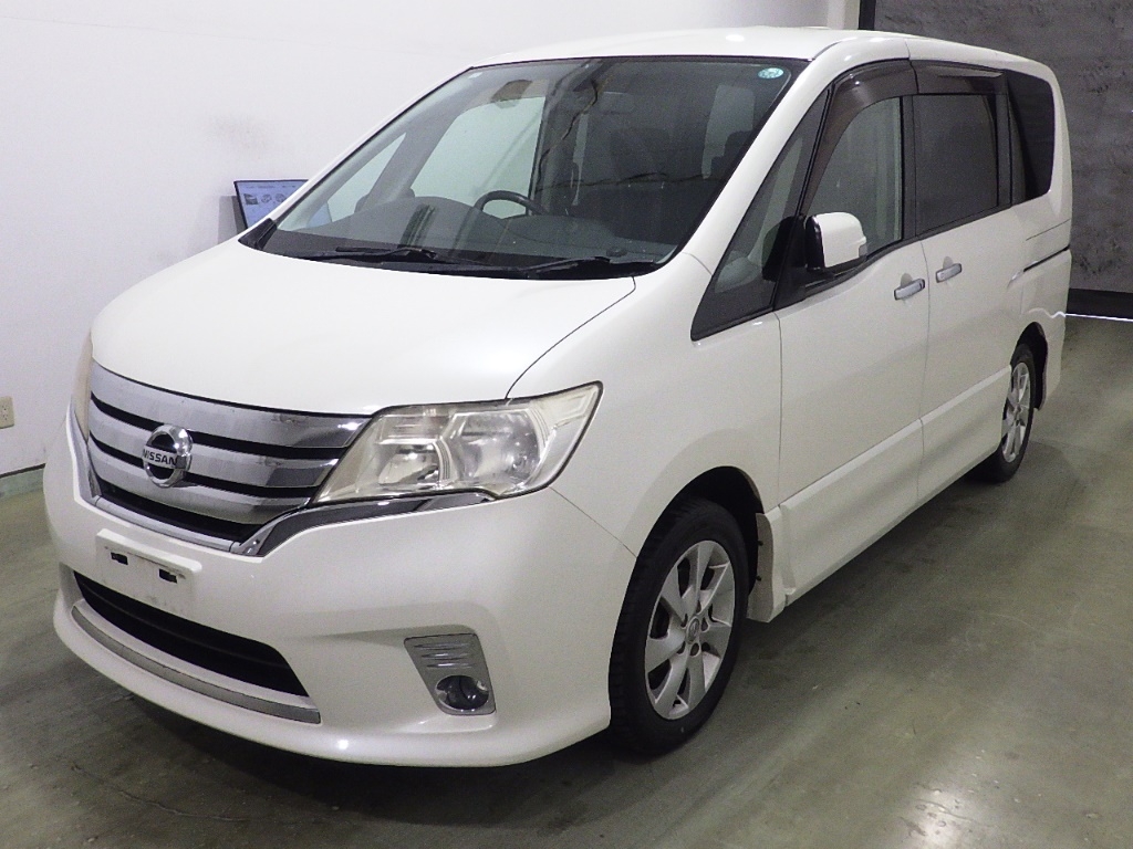 NISSAN SERENA