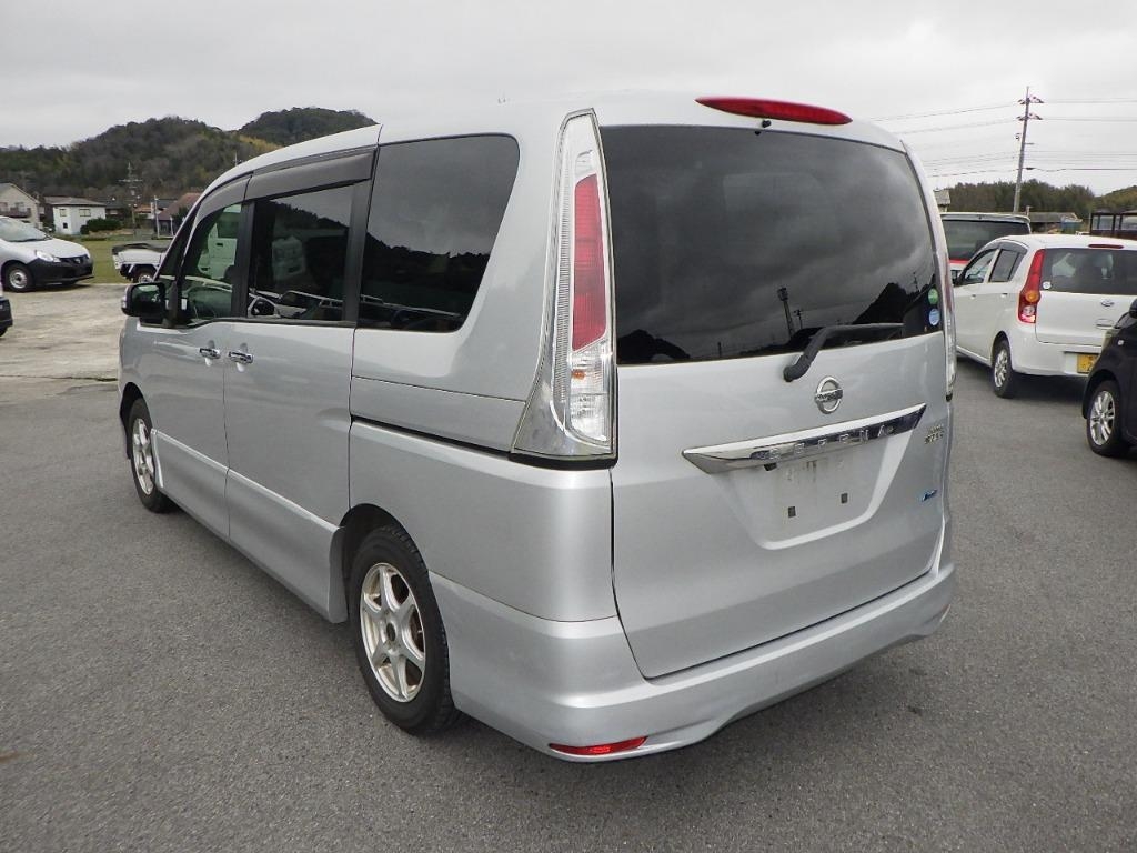 NISSAN SERENA