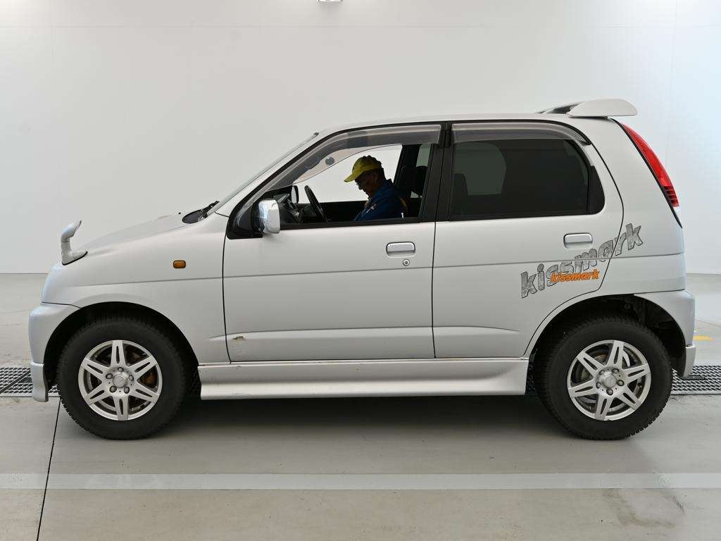 DAIHATSU TERIOS KID