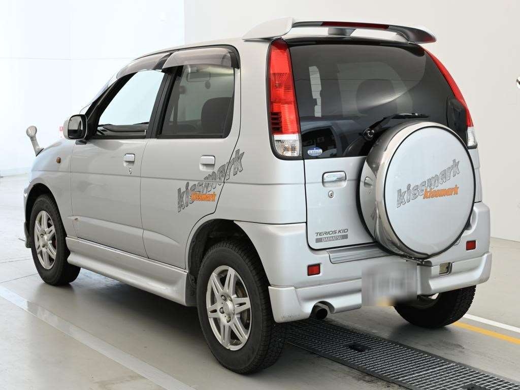 DAIHATSU TERIOS KID
