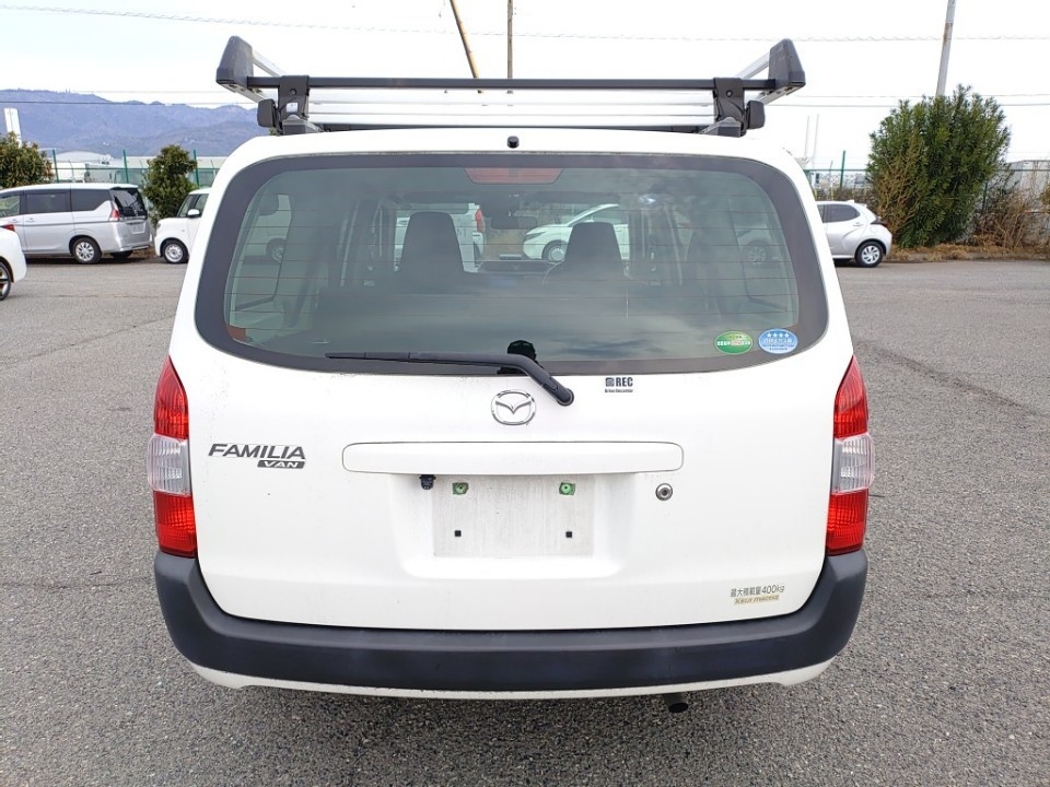 MAZDA FAMILIA