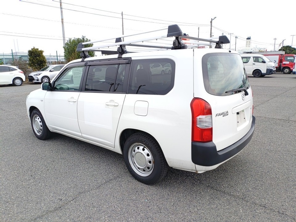 MAZDA FAMILIA