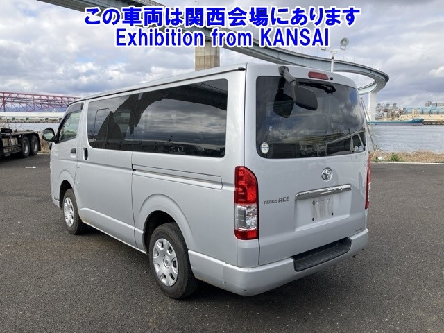 TOYOTA REGIUS ACE