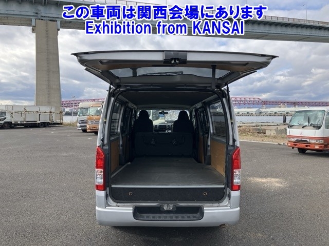 TOYOTA REGIUS ACE