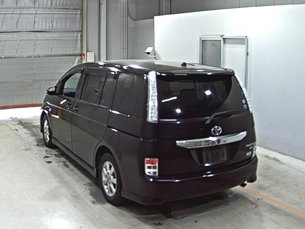 TOYOTA ISIS
