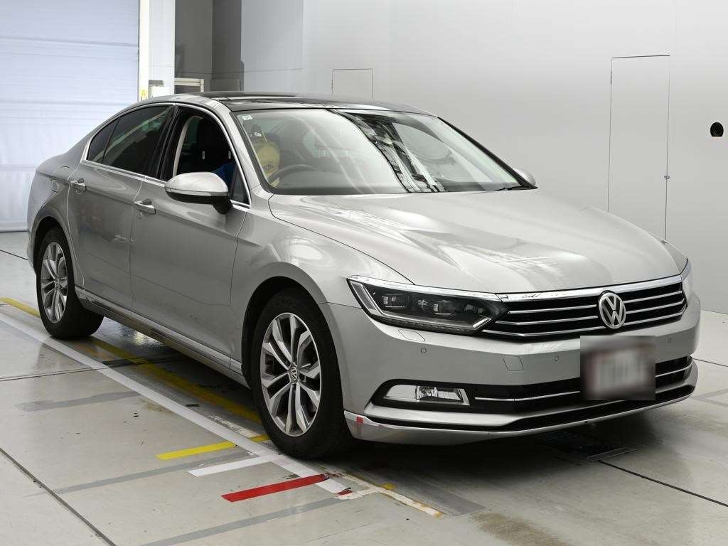 VOLKSWAGEN PASSAT