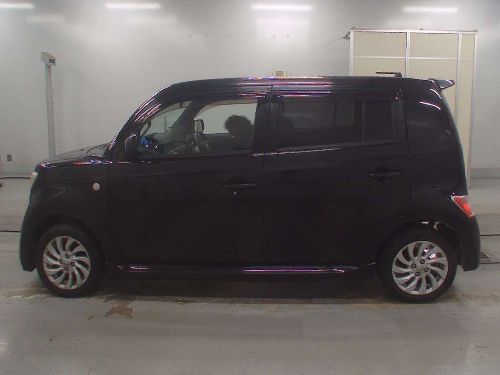 TOYOTA BB
