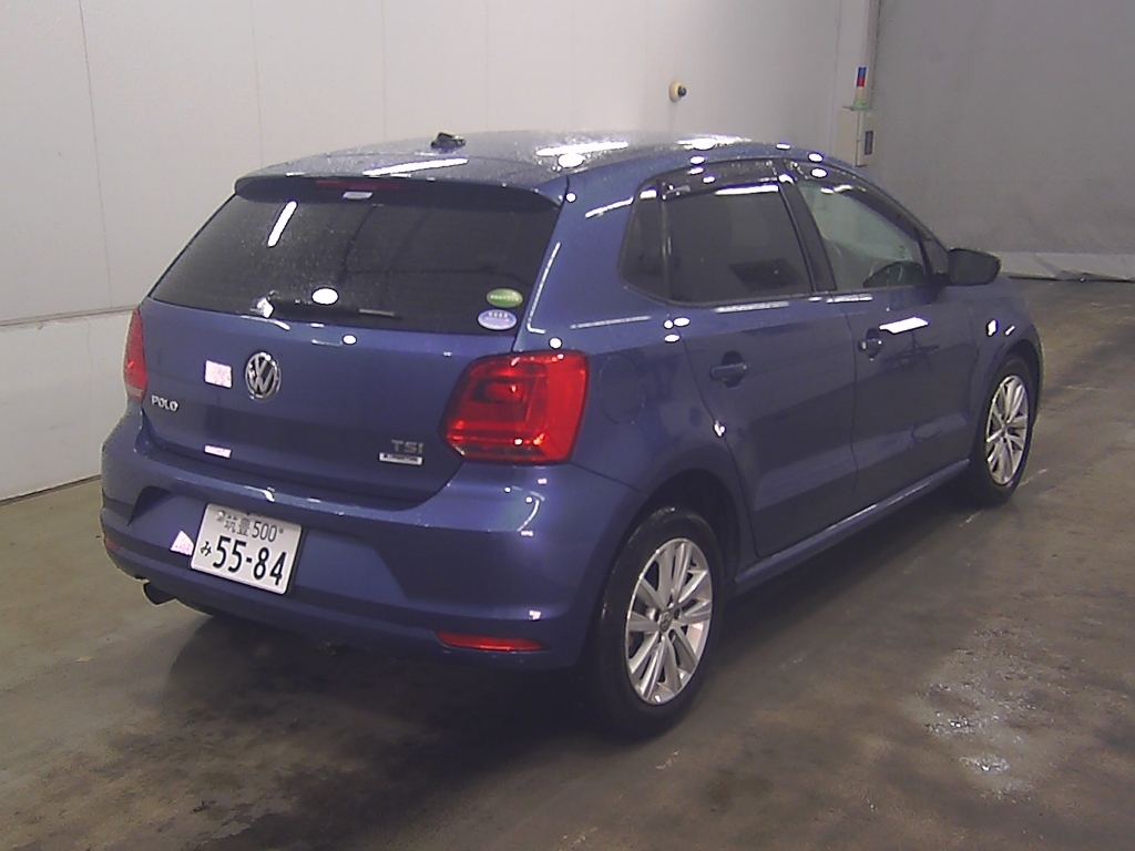 VOLKSWAGEN POLO